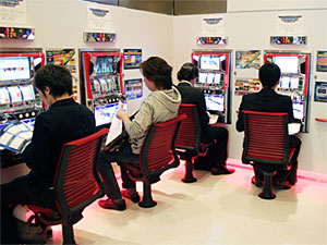 展示会速報 パチスロ新機種「グラディウス ザ・スロット」内覧会(KPE)