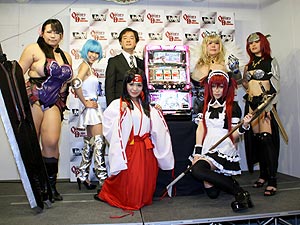 展示会速報 「パチスロ クイーンズブレイド 流浪の戦士」新機種発表会(JPS)