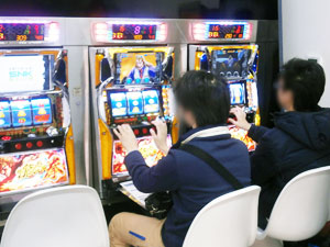 展示会速報 極限流スペックがここに完成!パチスロ「龍虎の拳」登場(SNKプレイモア)