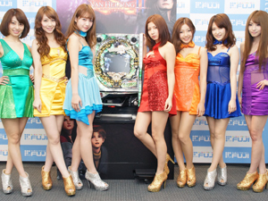 展示会速報 シリーズ第2弾「CRヴァン・ヘルシングII」発表&新FUJI7ガールズメンバー紹介(藤商事)