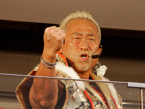 業界ニュース 角田さんが天下無双の歌の数々を披露(ニューギン)