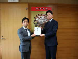 業界ニュース ダイナムが平成28年熊本地震の復興支援として1,165万円を寄付(ダイナム)