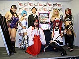 「パチスロ クイーンズブレイド 流浪の戦士」新機種発表会（JPS）