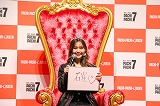 展示会速報&nbsp;藤田ニコルが「PACHI-PACHI-QUEEN」として登場！「パチンコが本気で好きです」(日工組)