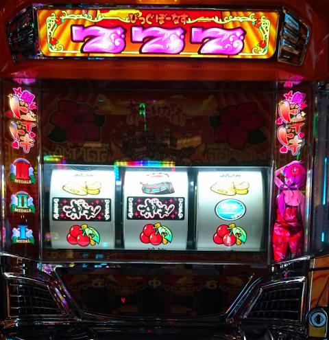 スロット メダル5000枚 衝撃台】一撃5000枚の完全裏物ジャグラーを1万円で遊んだらまさかの